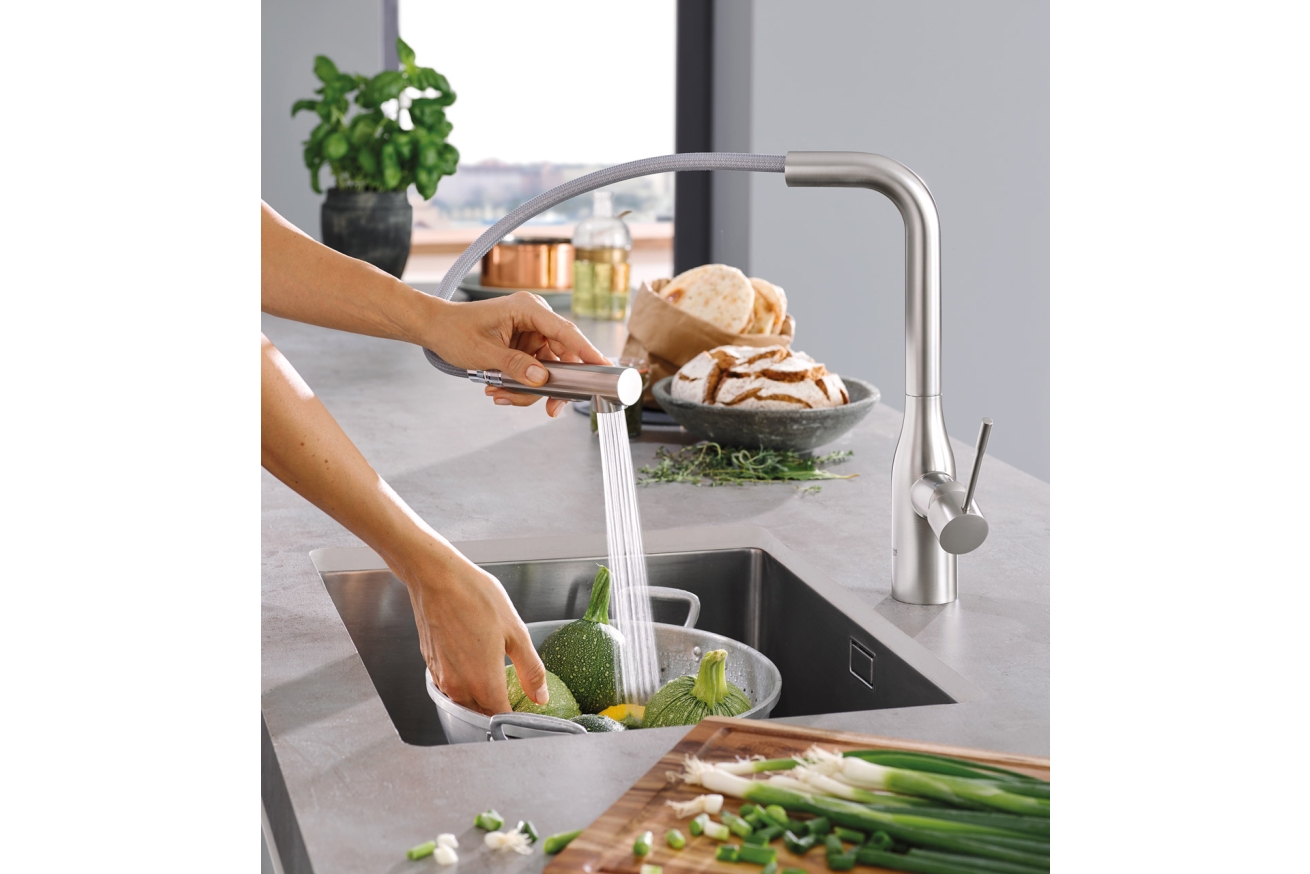Смеситель для кухни GROHE Essence с вытяжным душем, суперсталь (30270DC0)