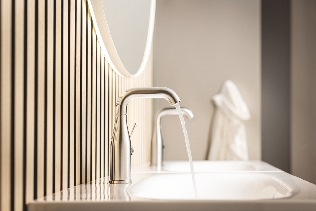 Смеситель для раковины GROHE Essence с донным клапаном, M-size, суперсталь (24173DC1)