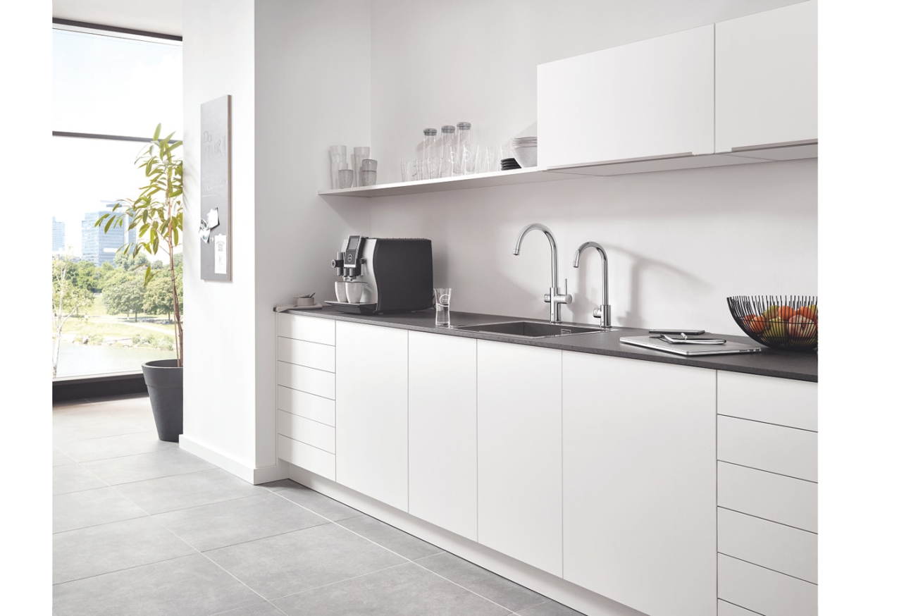 Комплект для кухни GROHE Red Mono с C-образным вентилем, бойлером M-Size и фильтром, хром (30085001)