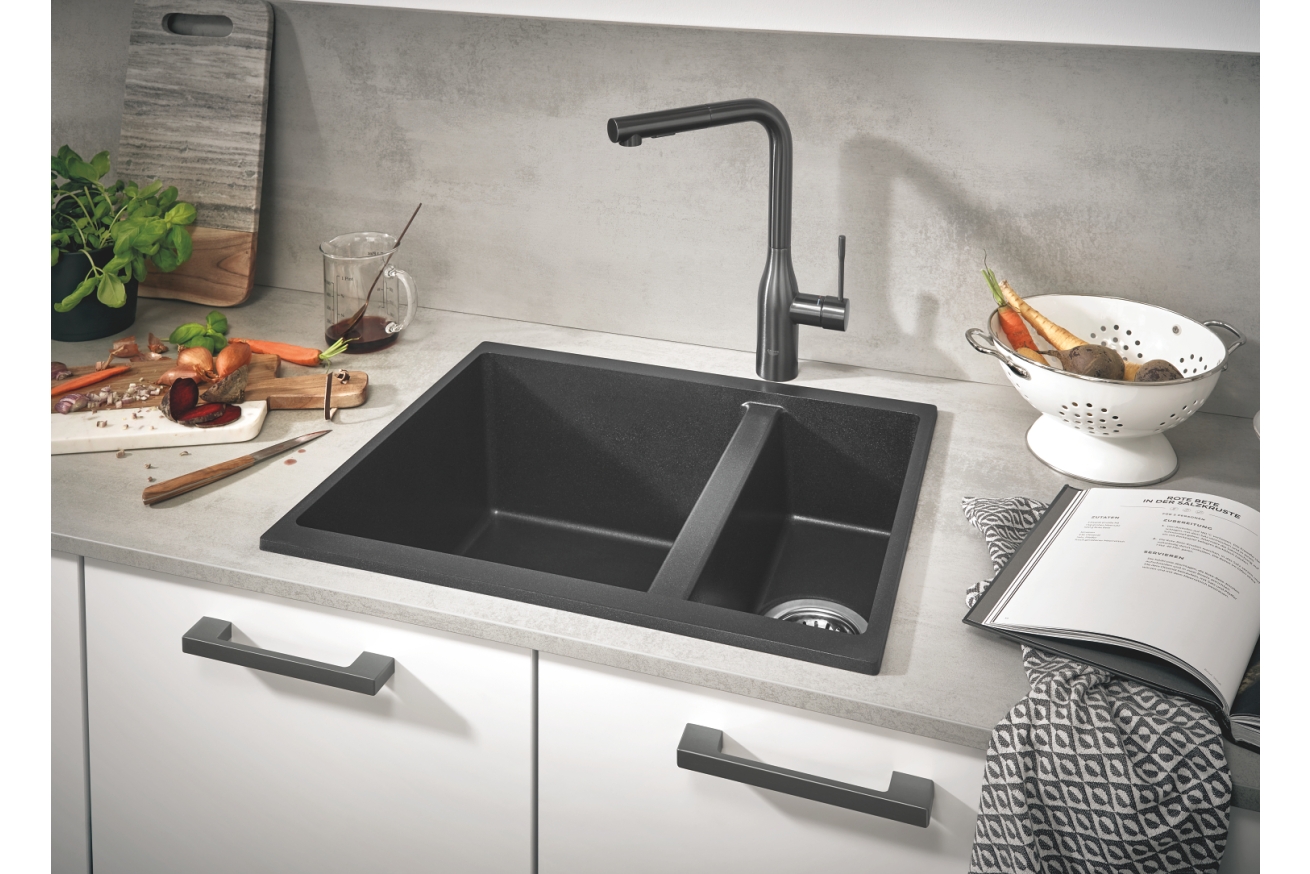 Смеситель для кухни GROHE Essence с вытяжным изливом 2jet, темный графит матовый (30504AL0)