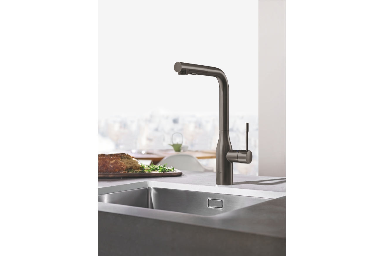 Смеситель для кухни GROHE Essence с вытяжным изливом 2jet, темный графит матовый (30504AL0)