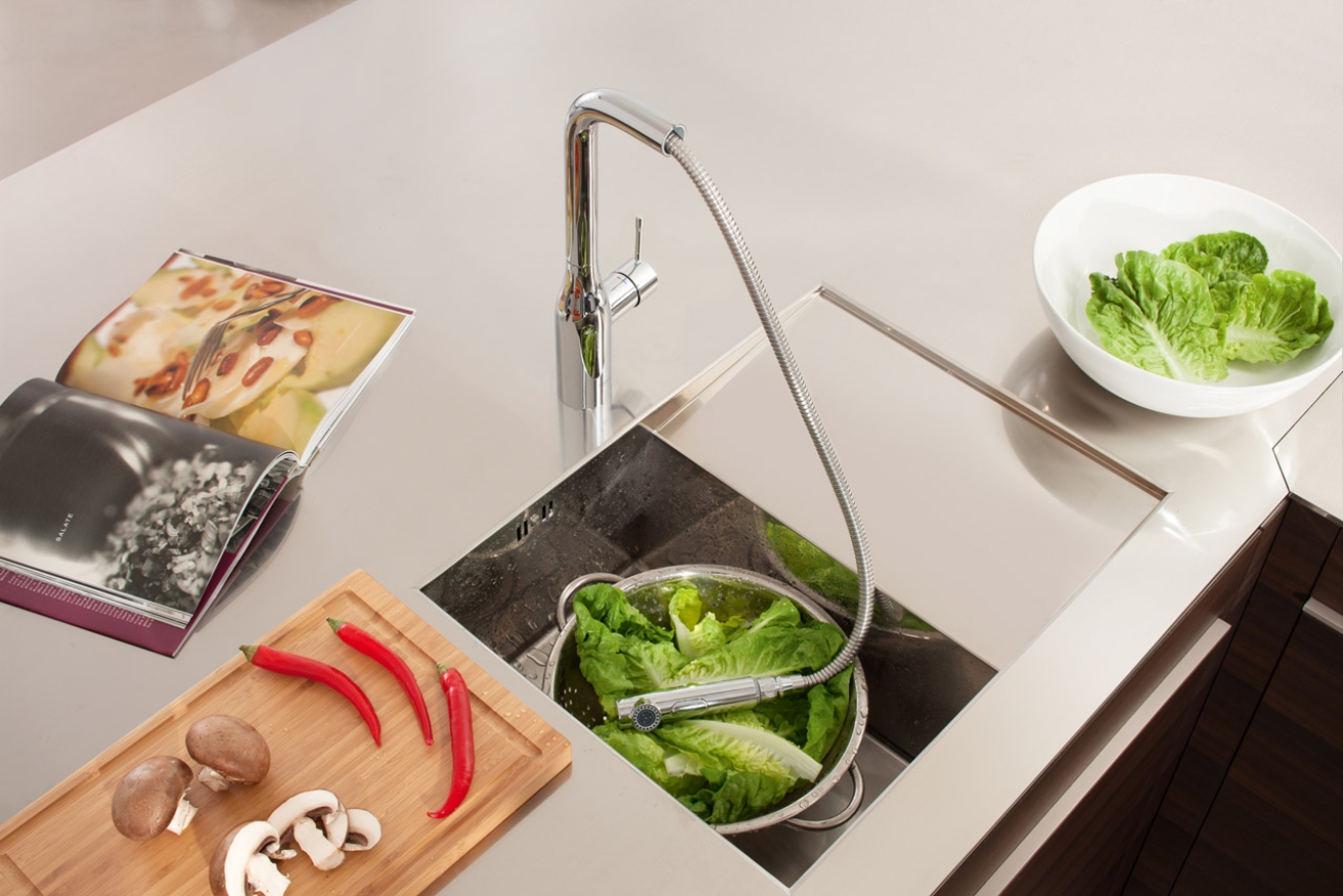 Смеситель для кухни GROHE Essence с вытяжным душем, хром (30270000)