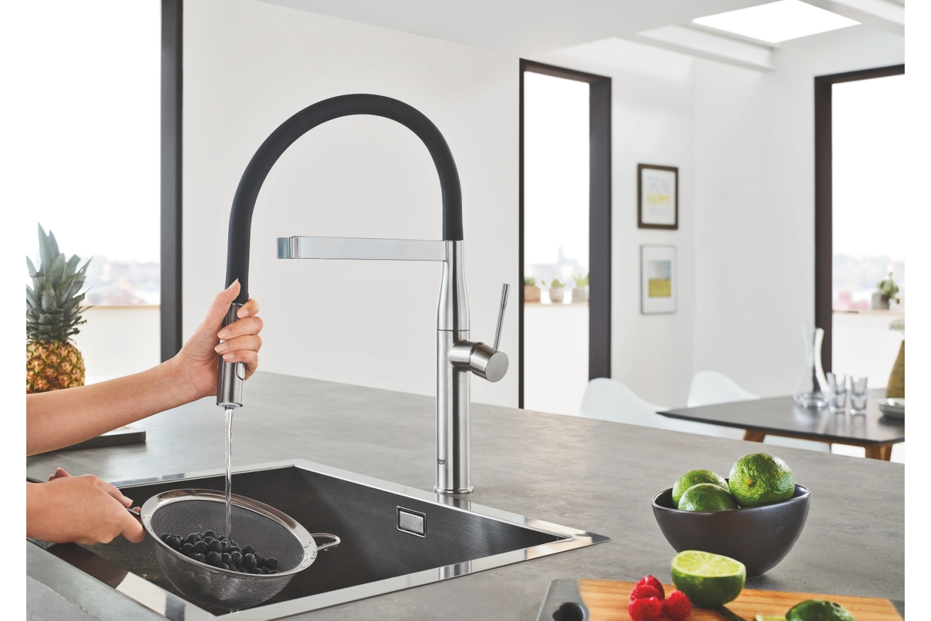 Смеситель для кухни GROHE Essence c профессиональным изливом, суперсталь (30503DC0)