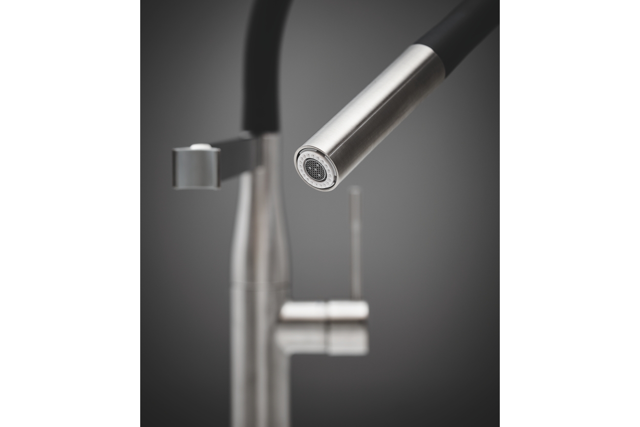 Смеситель для кухни GROHE Essence c профессиональным изливом, суперсталь (30503DC0)