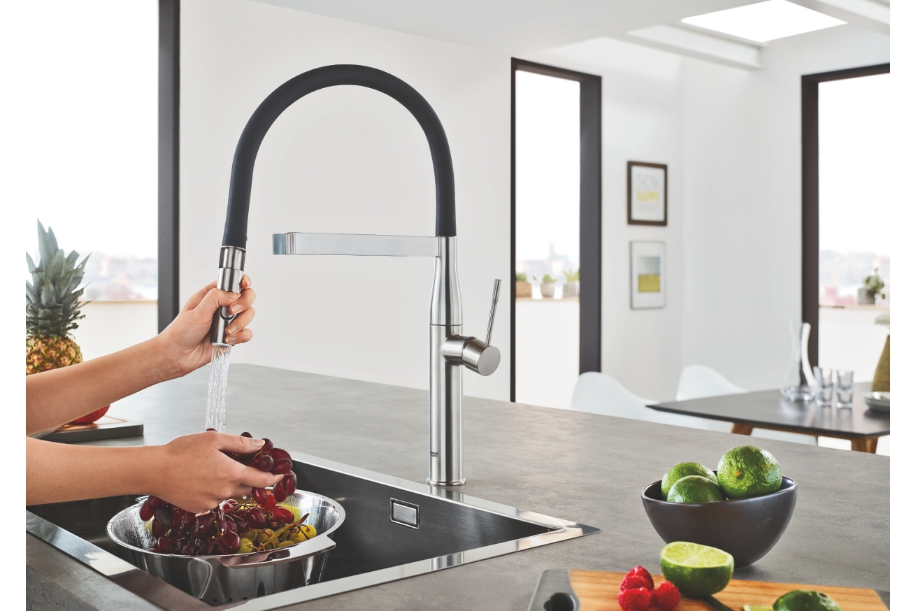Смеситель для кухни GROHE Essence c профессиональным изливом, суперсталь (30503DC0)