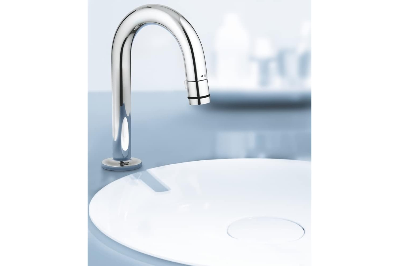 Кран для раковины GROHE Universal, без функции смешивания, хром (20201000)