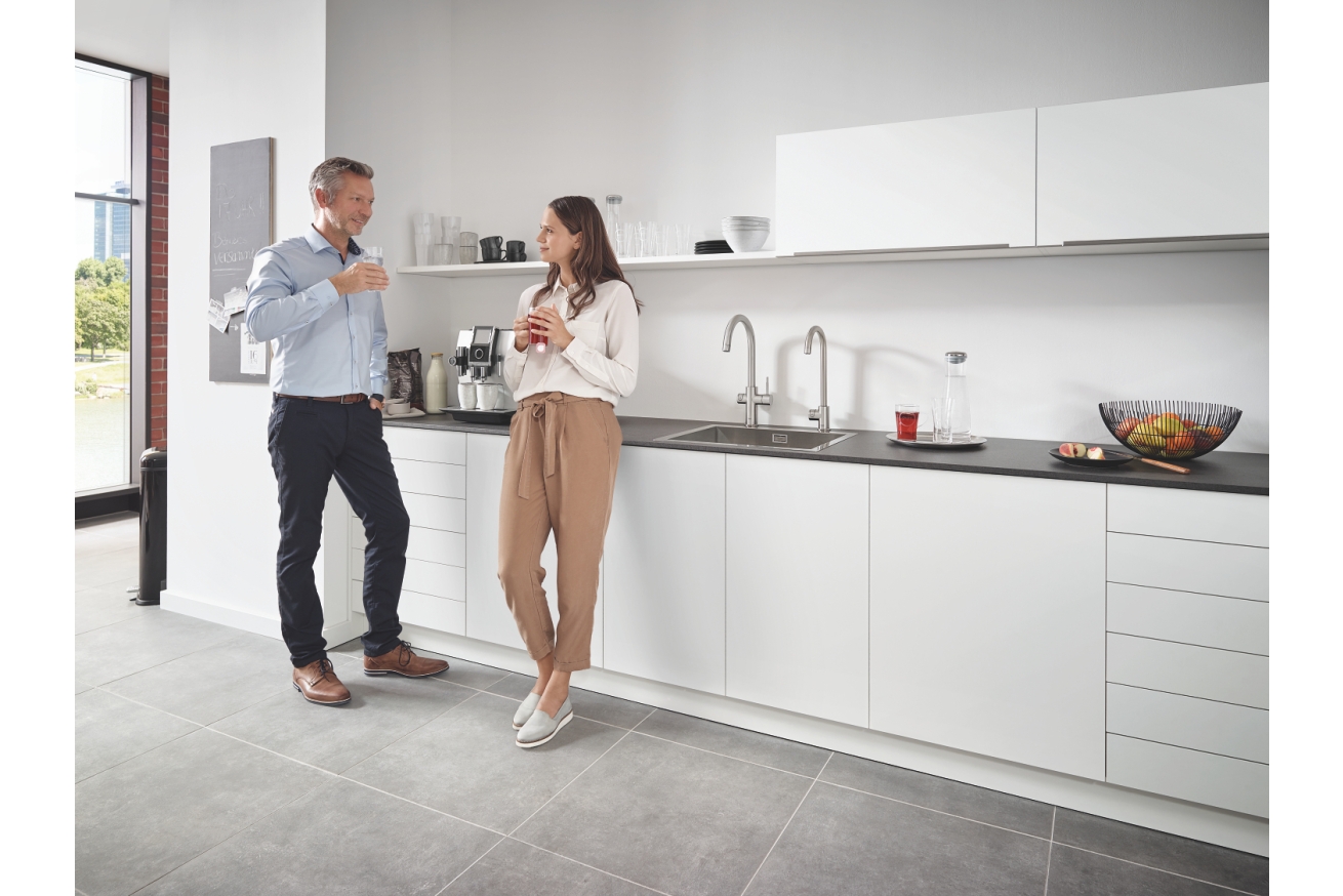 Комплект для кухни GROHE Red Duo с C-образным смесителем, бойлером L-Size и фильтром, суперсталь (30079DC1)