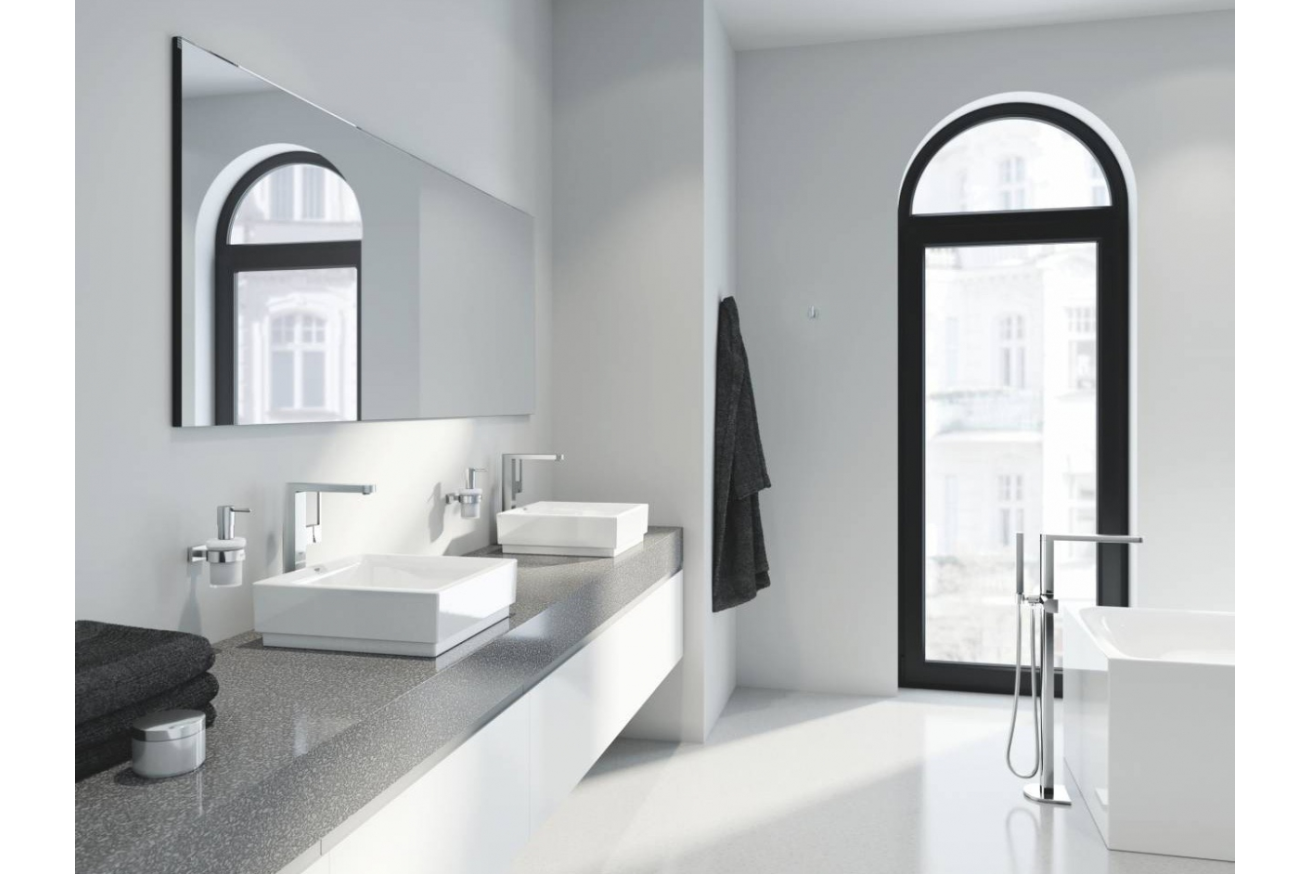 Внешняя часть смесителя для ванны GROHE Plus напольного монтажа, хром (23846003)