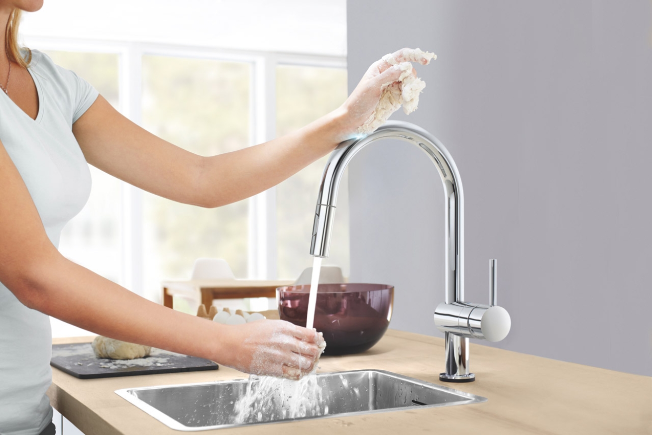 Смеситель для кухни GROHE Minta Touch сенсорный с вытяжным душем, хром (31358002)