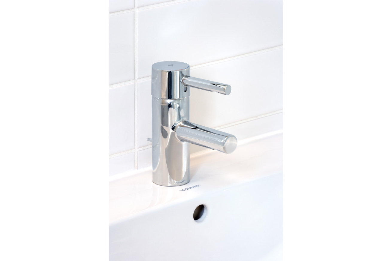 Смеситель для раковины GROHE Essence с донным клапаном, хром (33562000)