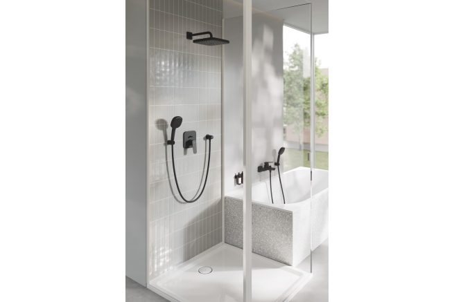 Верхний душ GROHE Tempesta Cube 250 1jet с настенным душевым кронштейном 380 мм, матовый черный (266872430)